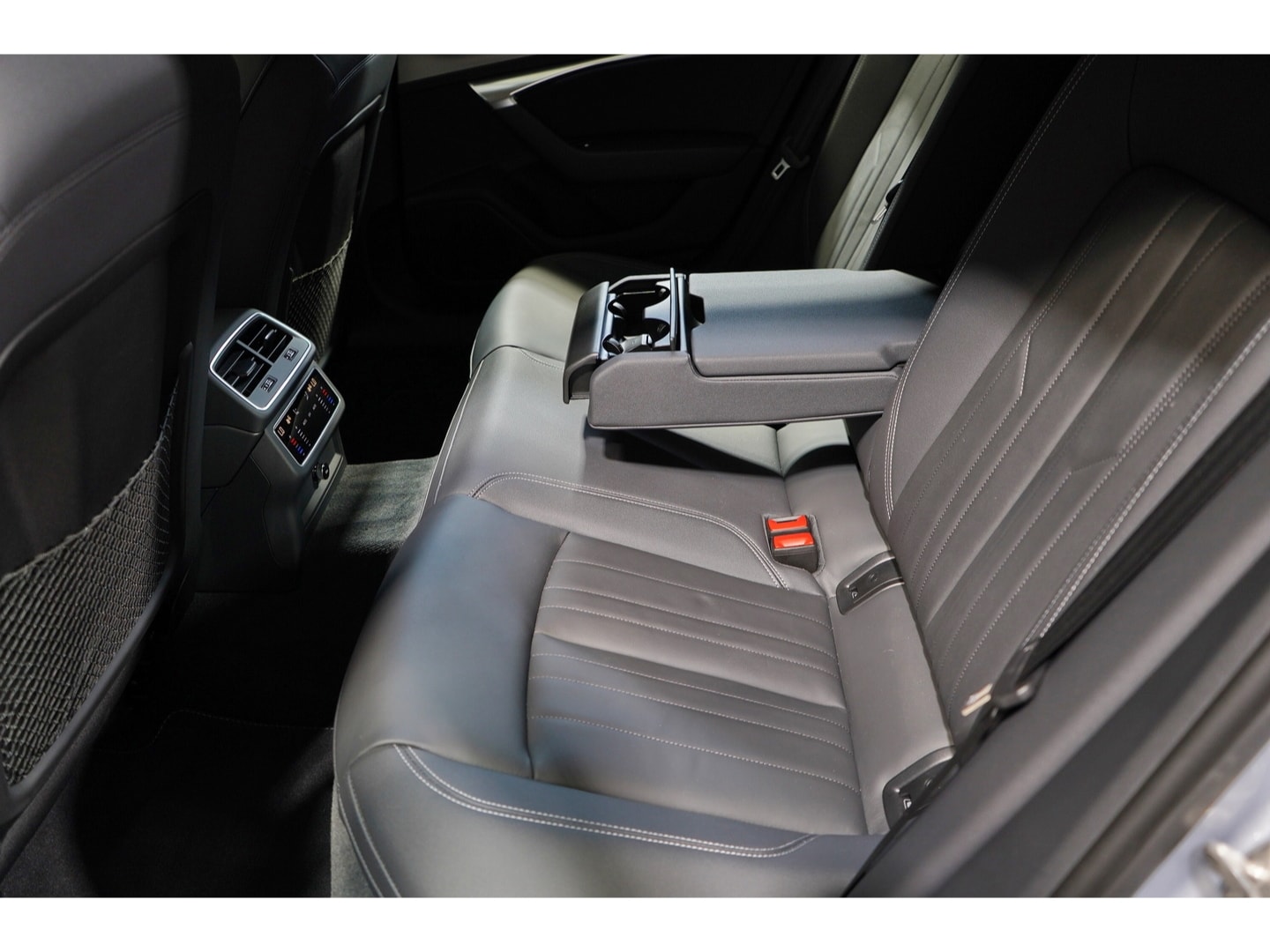 Bild über Audi A6 Avant TFSI e advanced 50 TFSI e quattro S tronic - für weitere Informationen kontaktieren Sie den Audi Partner