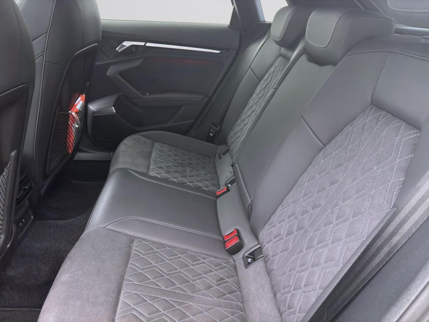 Bild über Audi A3 Sportback TFSI e S line 45 TFSI e S tronic - für weitere Informationen kontaktieren Sie den Audi Partner