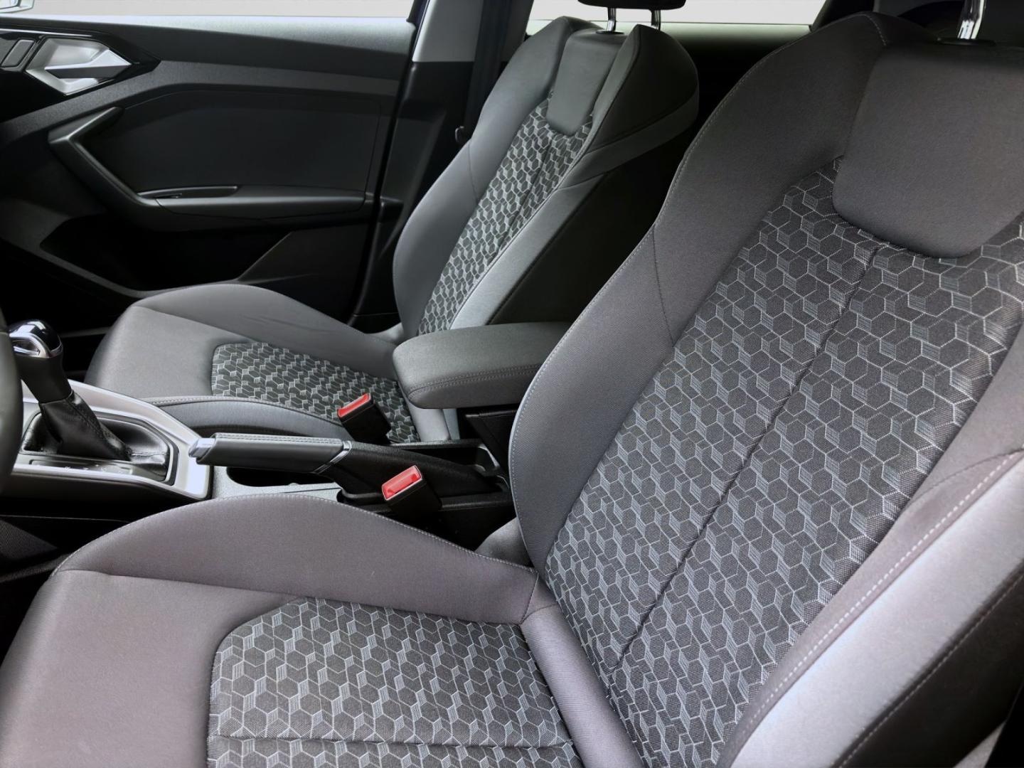 Bild über Audi A1 Sportback advanced 30 TFSI S tronic - für weitere Informationen kontaktieren Sie den Audi Partner
