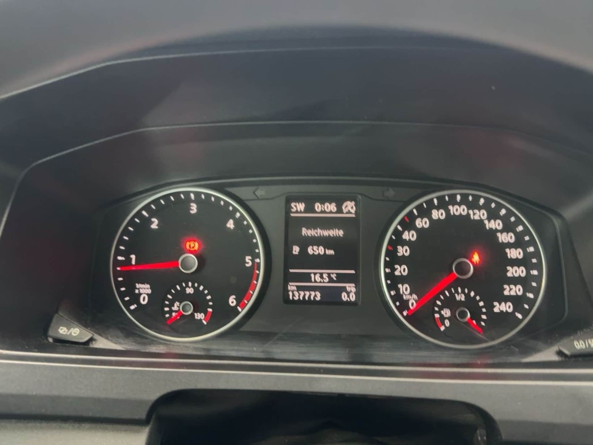 Volkswagen T6 Transporter Kombi langer Radstand