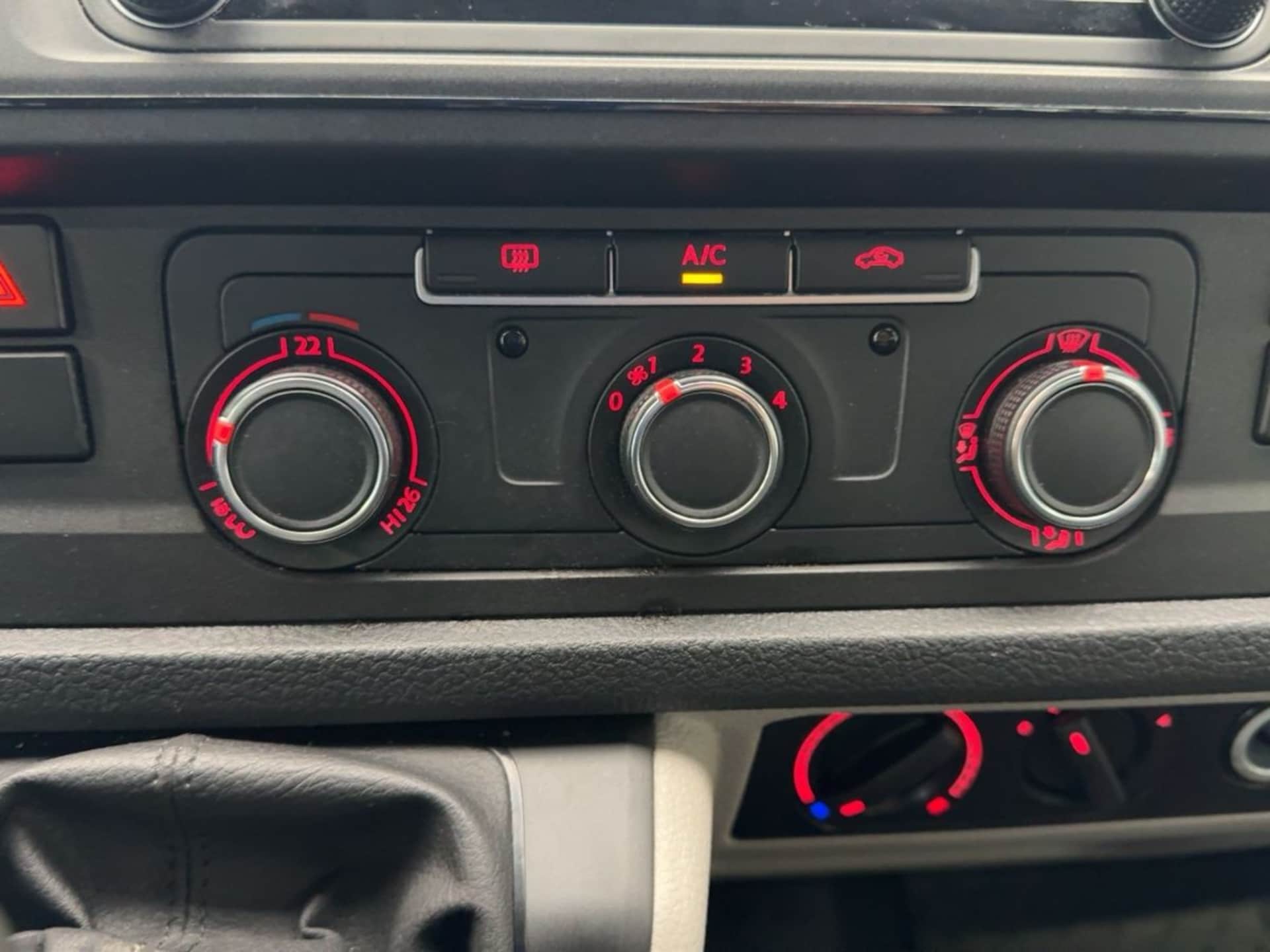 Volkswagen T6 Transporter Kombi langer Radstand