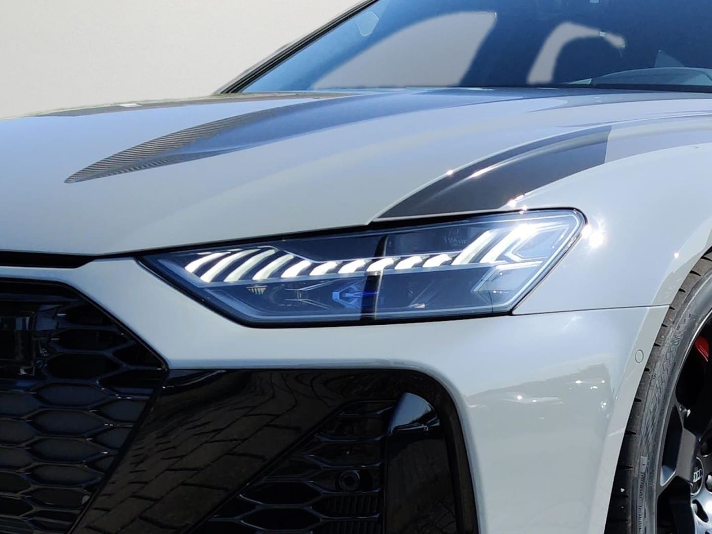 Image about Audi RS 6 Avant performance quattro tiptronic