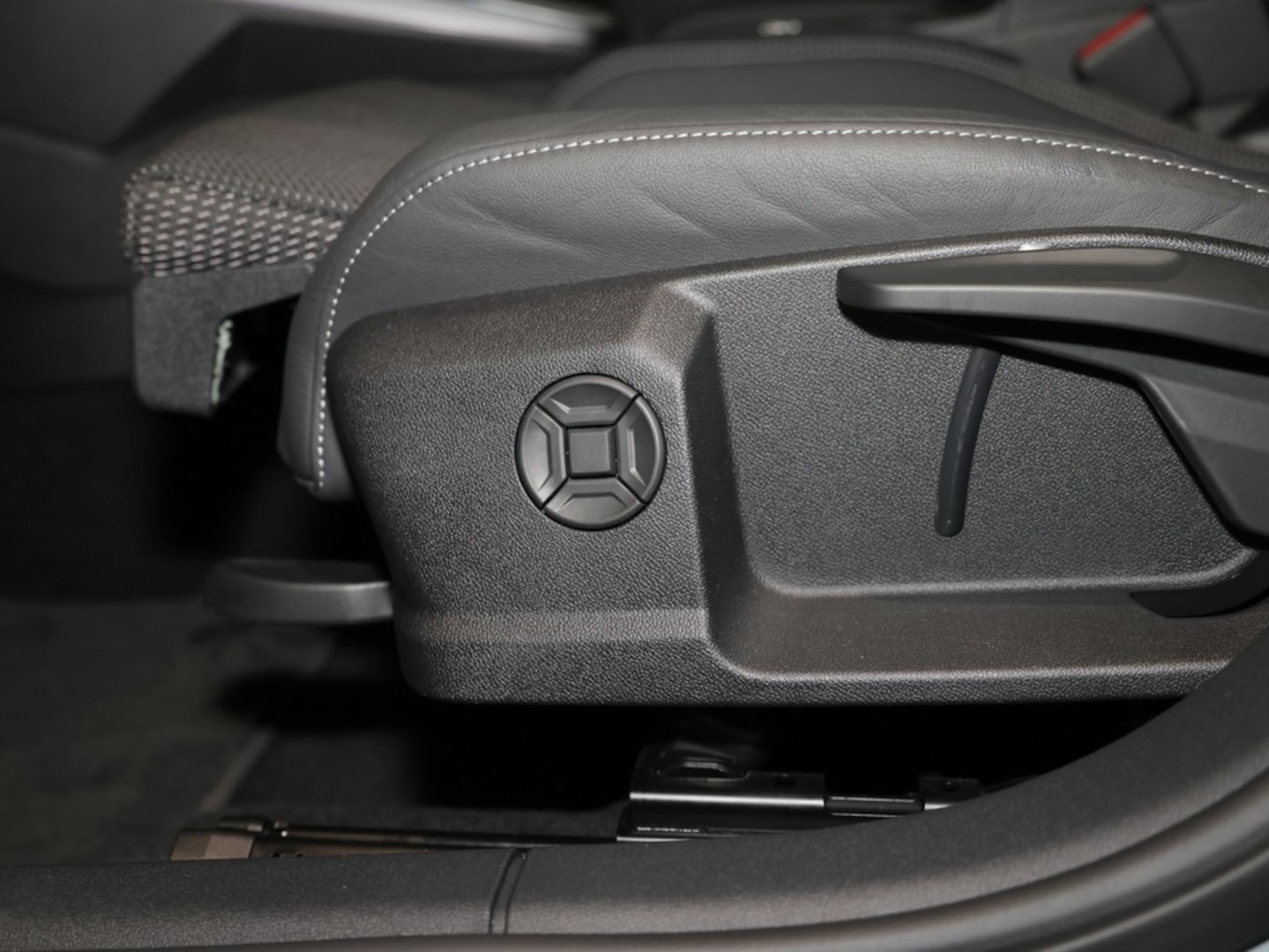 Bild über Audi A3 allstreet 35 TDI S tronic - für weitere Informationen kontaktieren Sie den Audi Partner