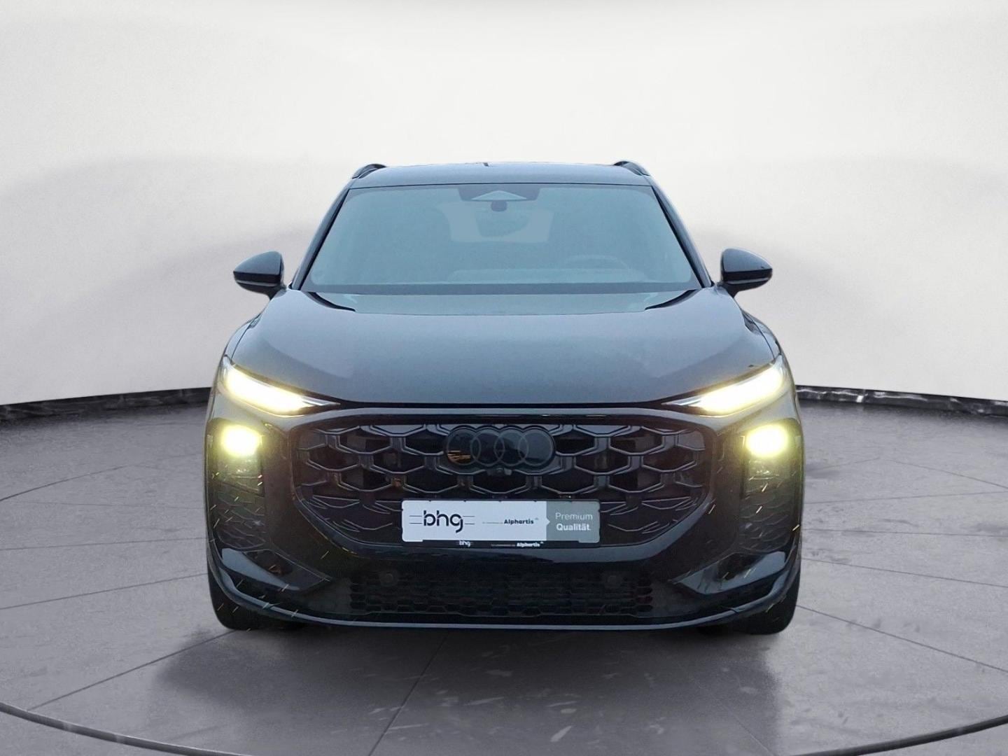 Bild über Audi Q3 SUV TFSI 110 kW S tronic - für weitere Informationen kontaktieren Sie den Audi Partner