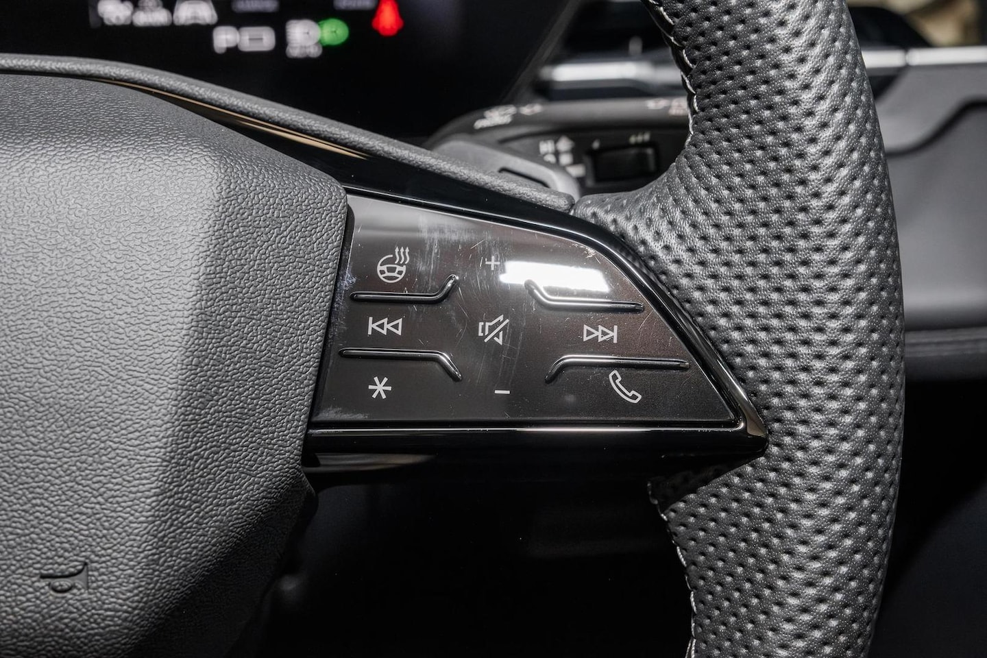 Image about Audi Q6 SUV e-tron e-tron quattro