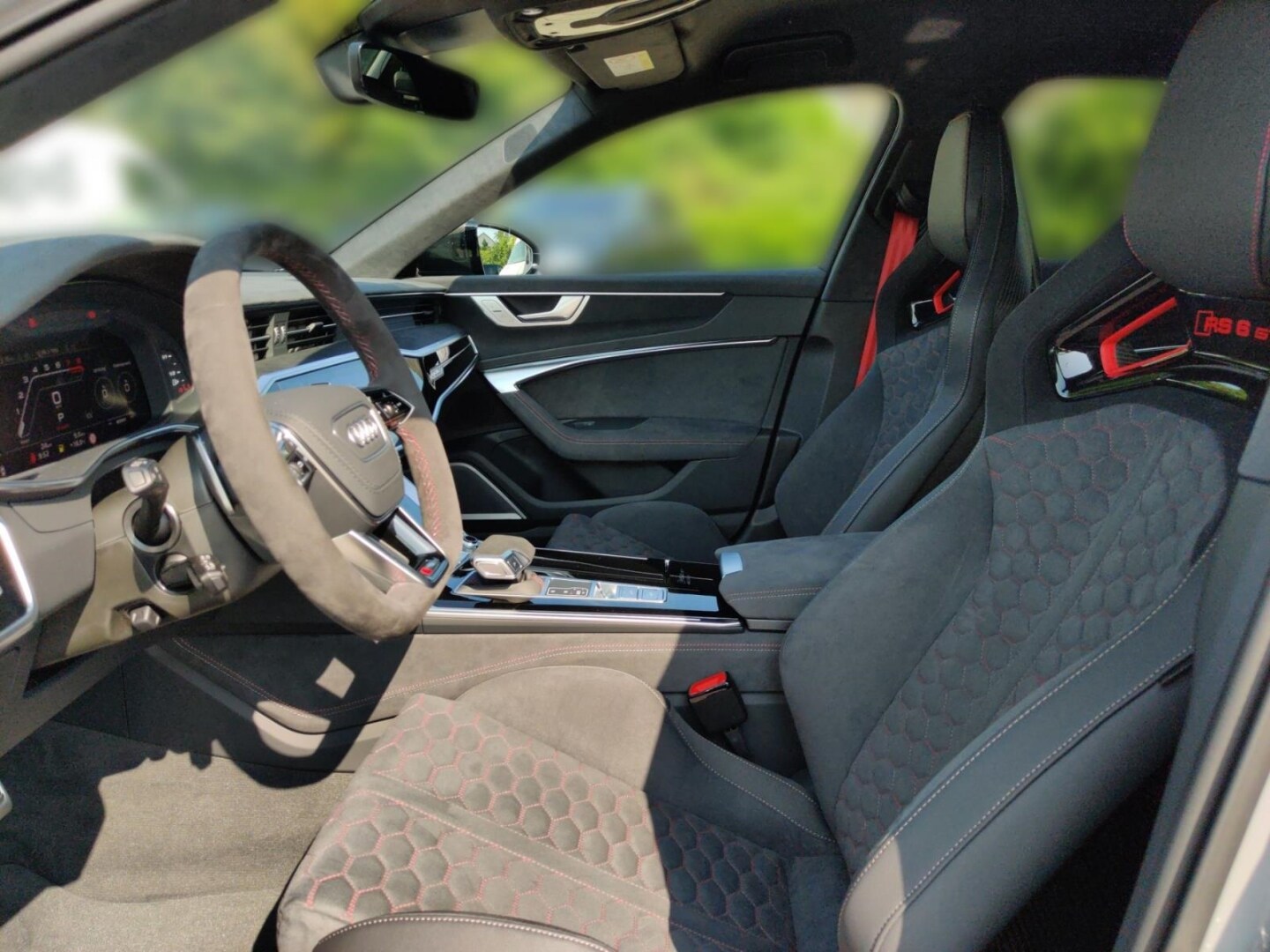 Image about Audi RS 6 Avant performance quattro tiptronic
