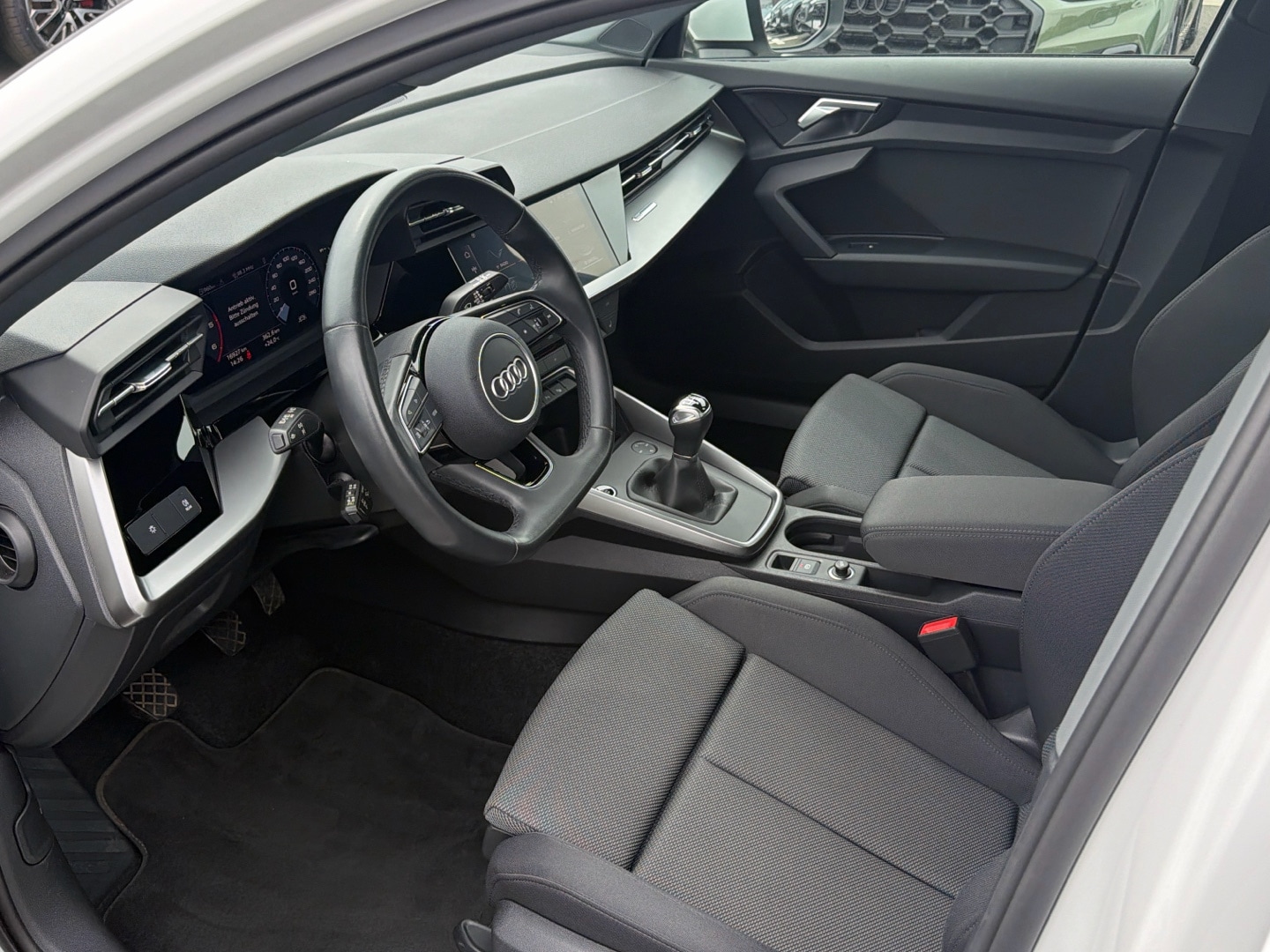 Bild über Audi A3 Sportback 30 TDI Schaltgetriebe - für weitere Informationen kontaktieren Sie den Audi Partner