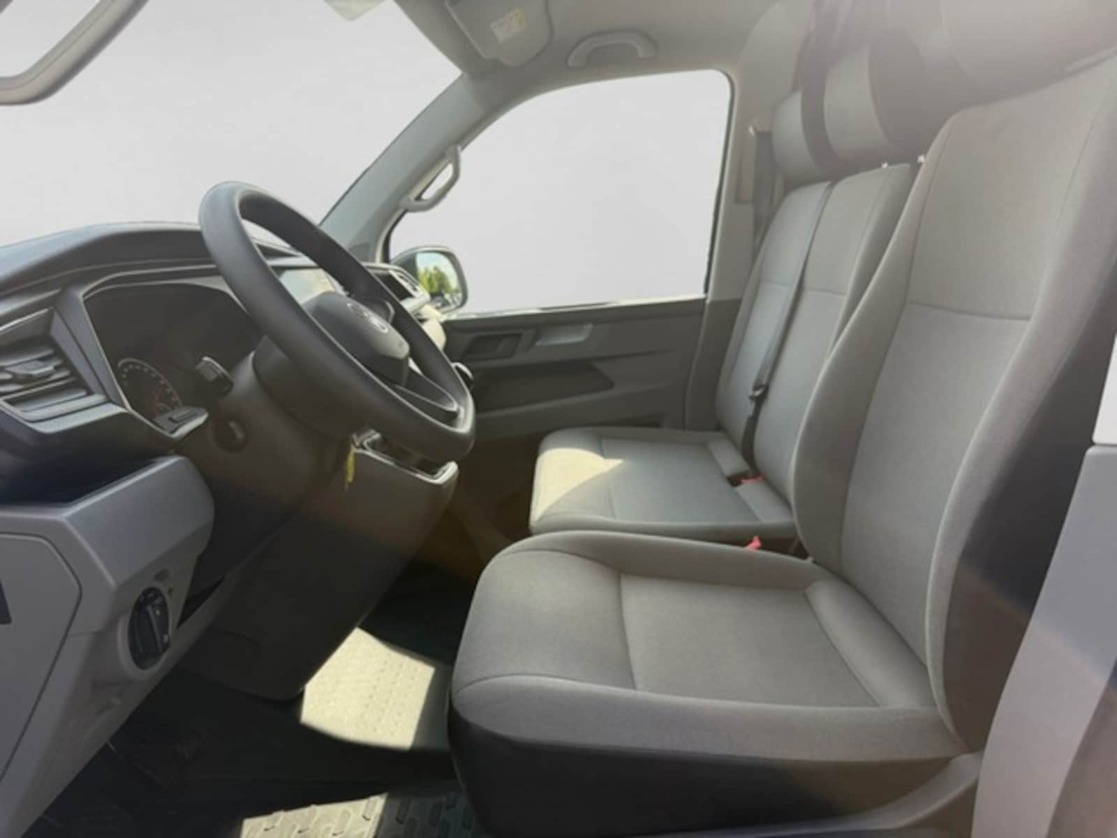 Volkswagen T6.1 Transporter Kasten langer Radstand – Bild 10