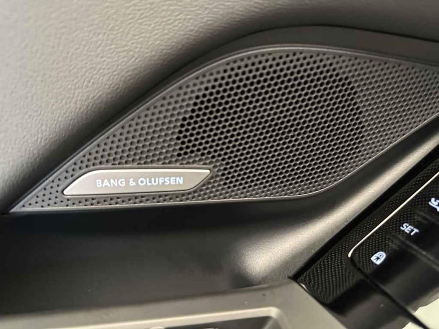 Bild über Audi A6 Avant e-tron e-tron quattro - für weitere Informationen kontaktieren Sie den Audi Partner