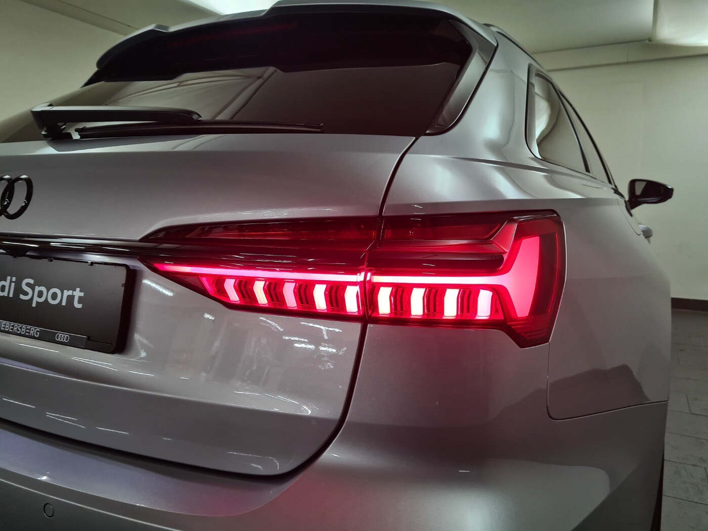 Image about Audi RS 6 Avant performance quattro tiptronic
