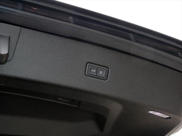 2023 AUDI Q8 - Image 40