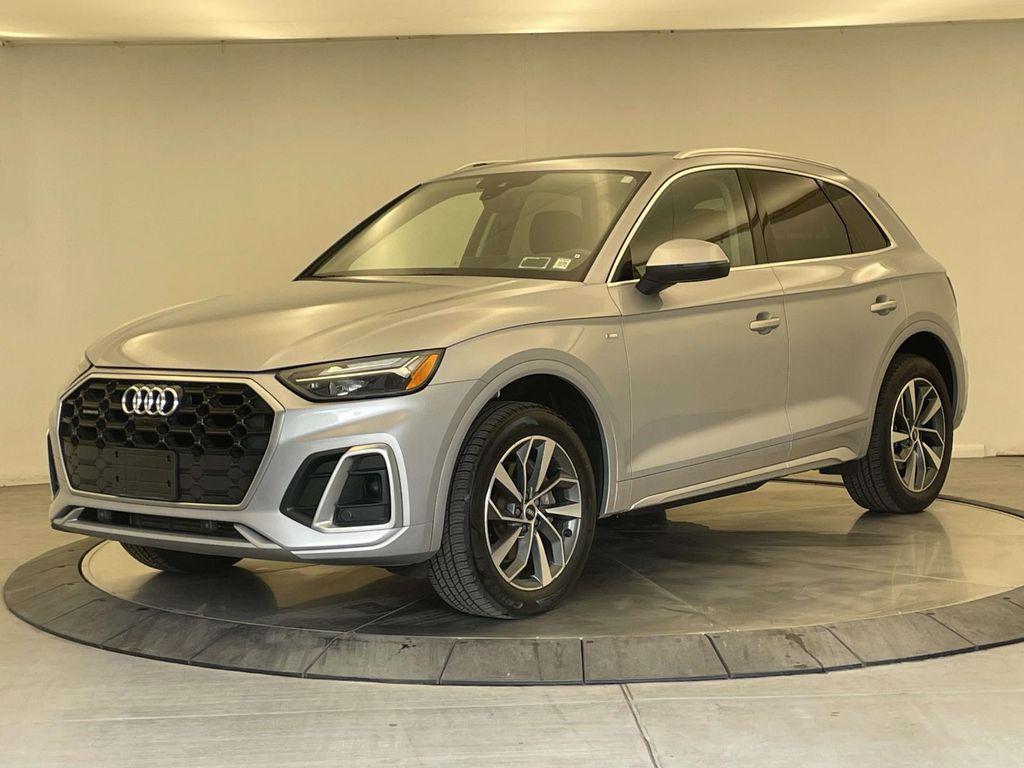 2023 Audi Q5 45 Premium Plus's photo