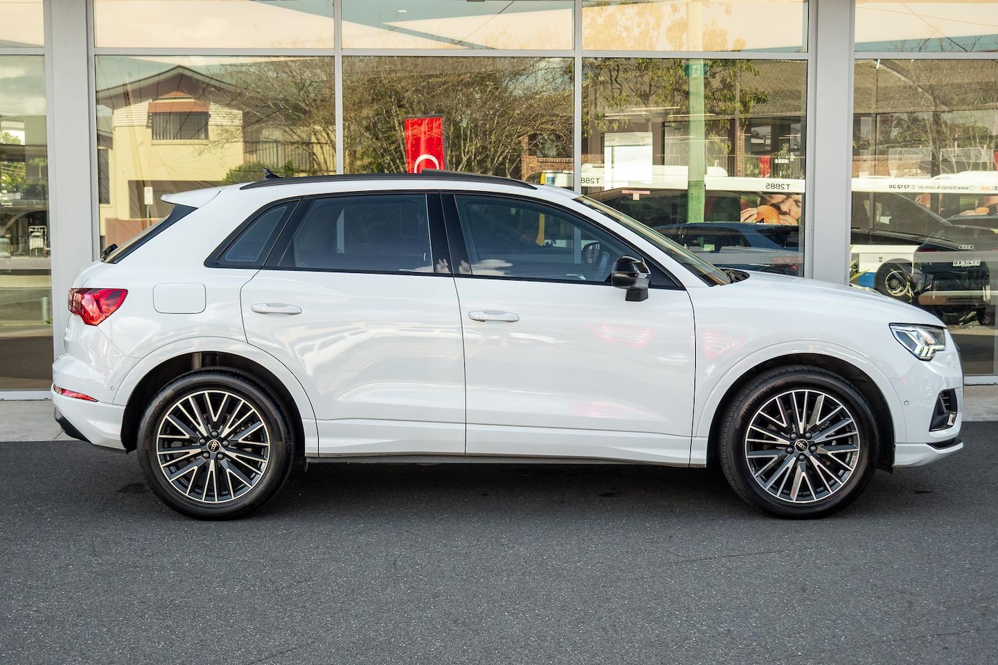 Image about Audi Q3 35 TFSI S tronic