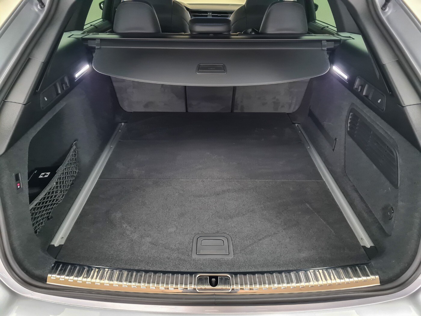 Image about Audi RS 6 Avant performance quattro tiptronic