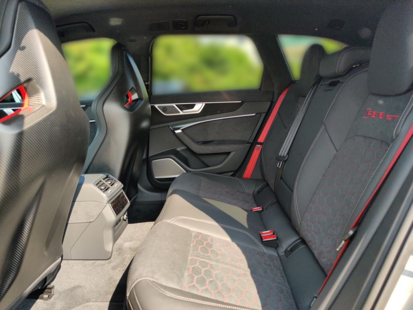 Image about Audi RS 6 Avant performance quattro tiptronic