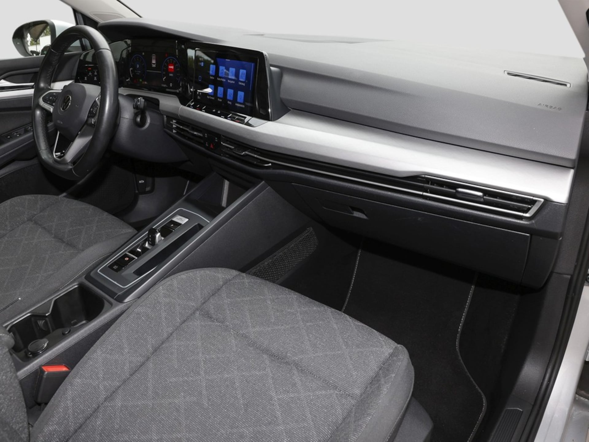Volkswagen Golf Variant Life