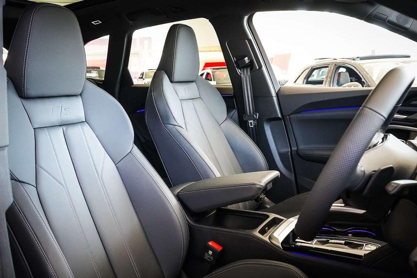 Image about Audi Q5 SUV TFSI quattro 200 kW sport