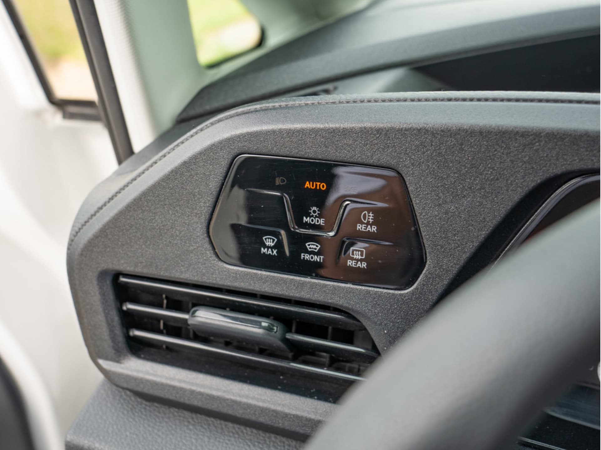 Volkswagen Caddy Kombi Basis-Modell