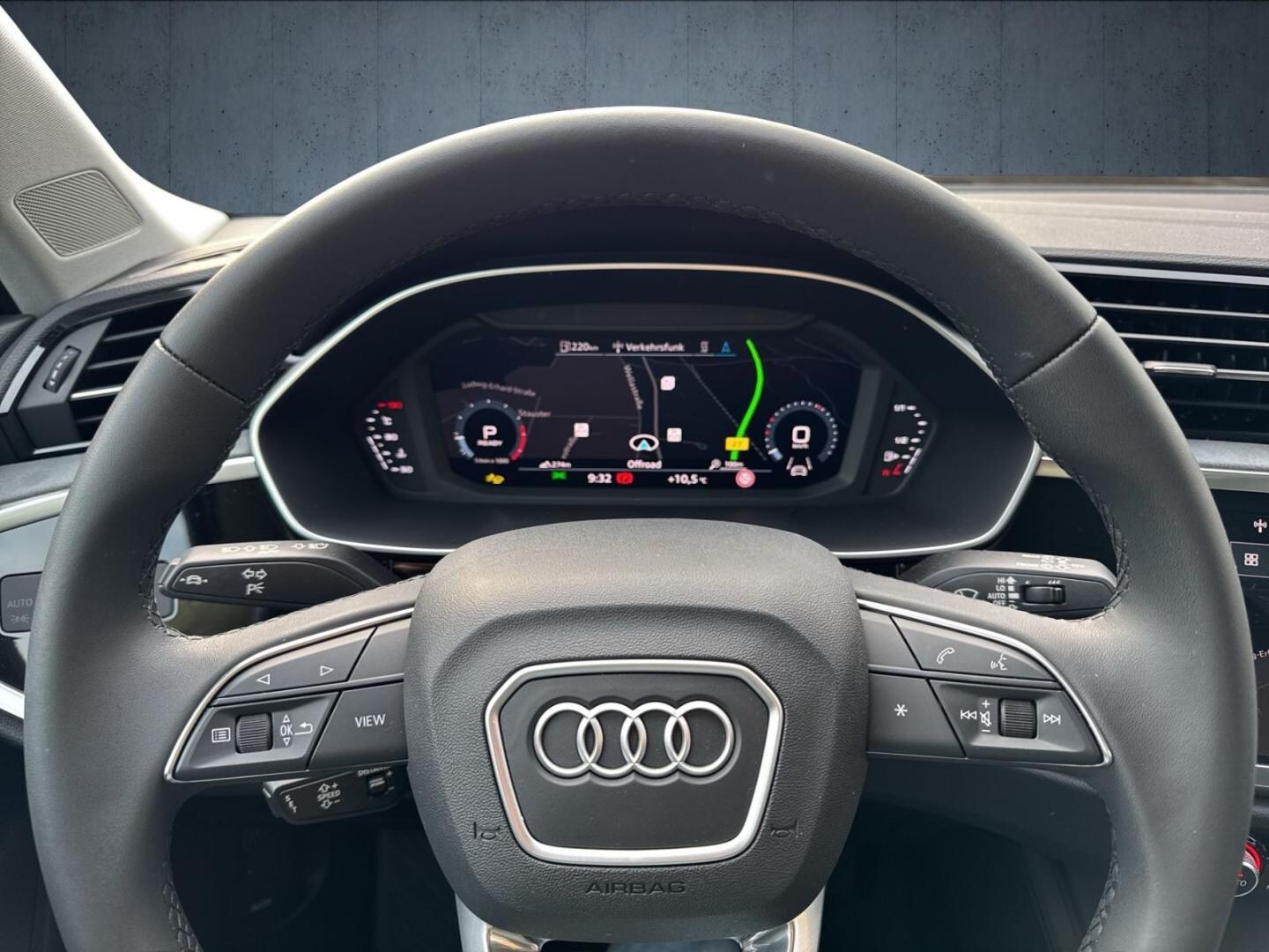 Bild über Audi Q3 S line 35 TFSI S tronic - für weitere Informationen kontaktieren Sie den Audi Partner
