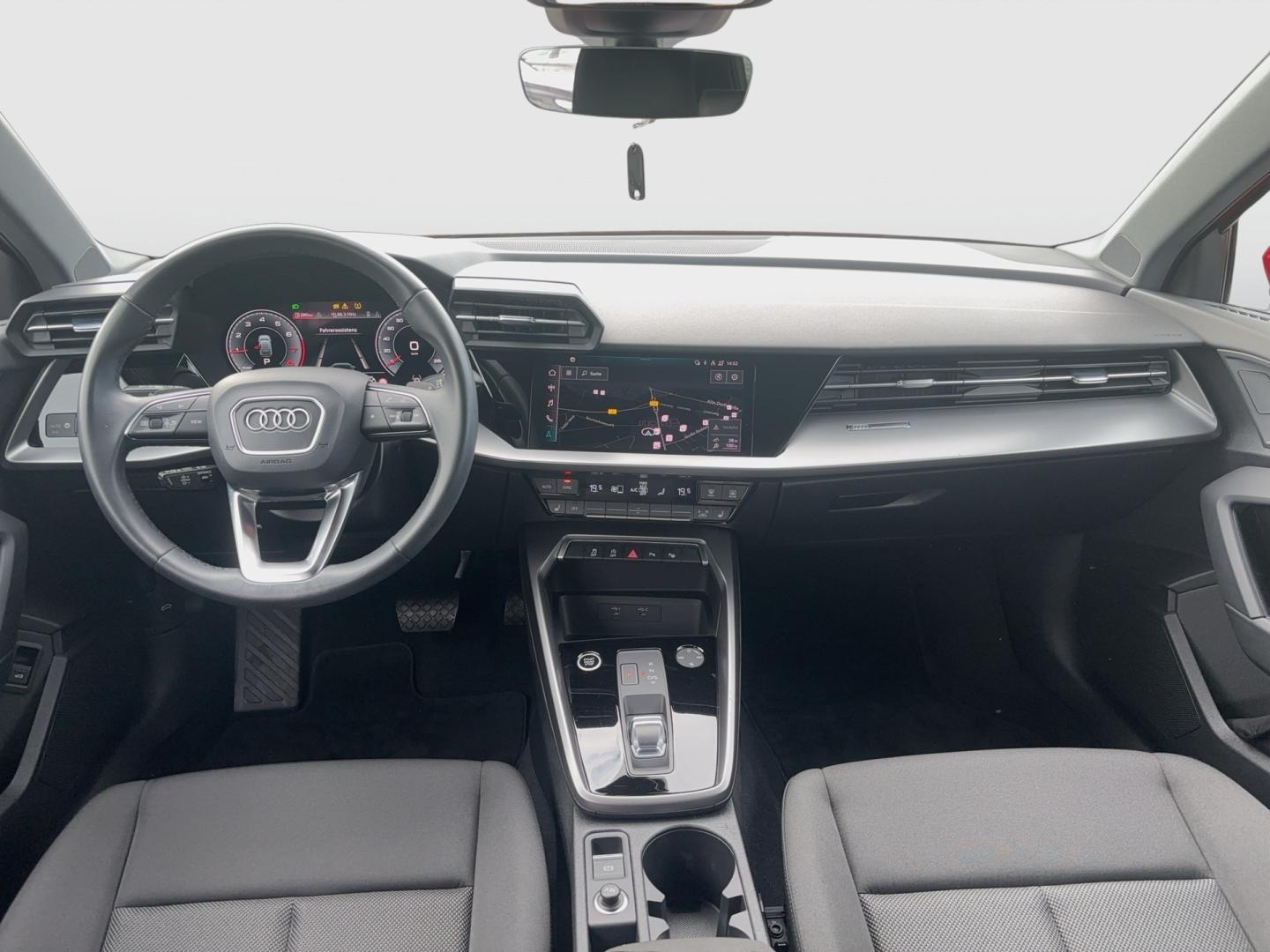 Bild über Audi A3 Sportback 35 TFSI S tronic - für weitere Informationen kontaktieren Sie den Audi Partner