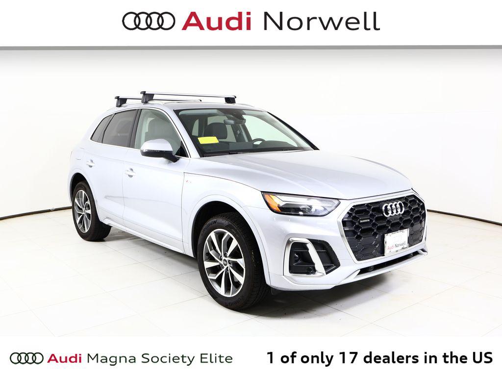 2023 Audi Q5 45 Premium Plus's photo