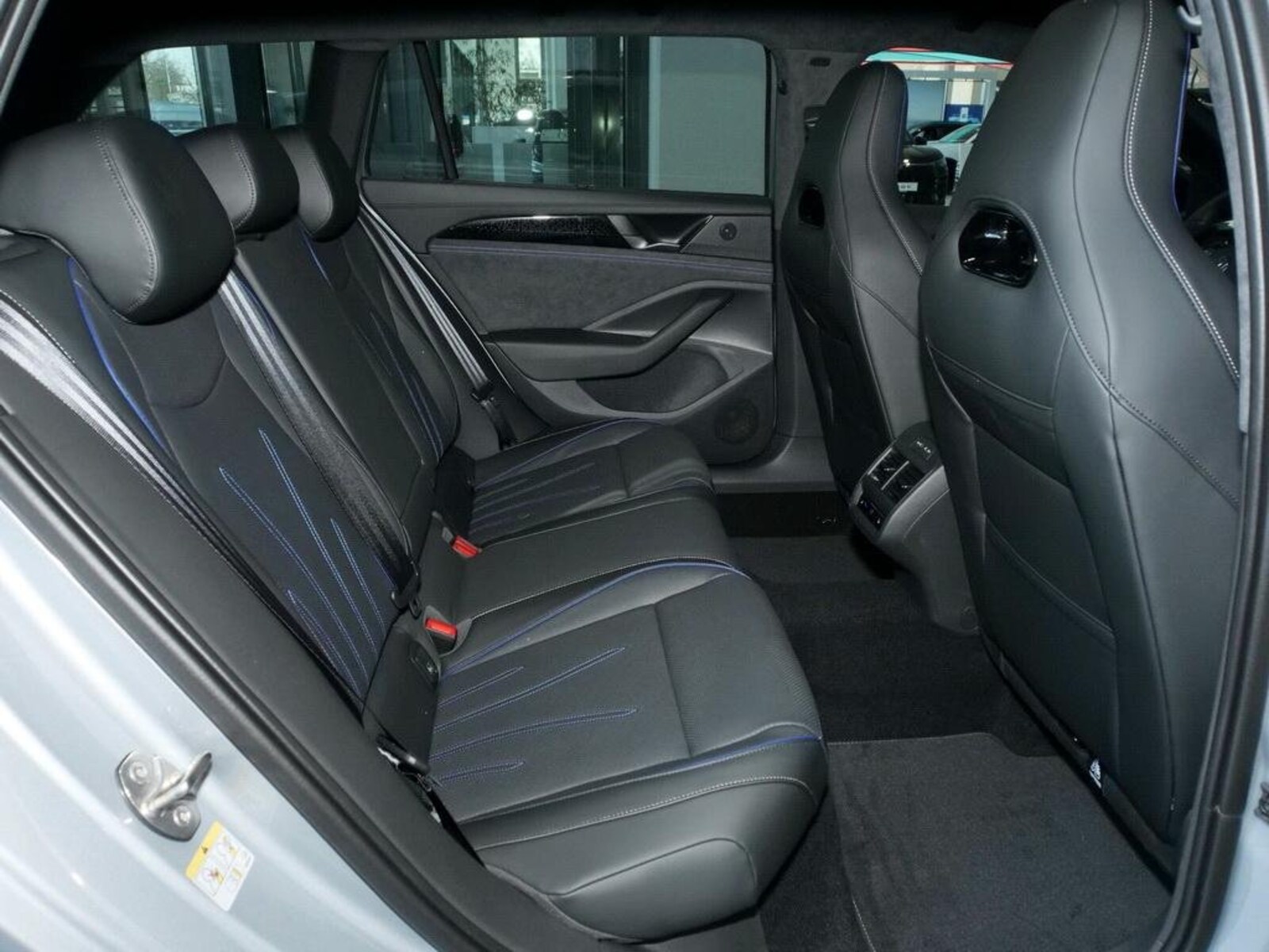 Volkswagen Passat – Bild 7