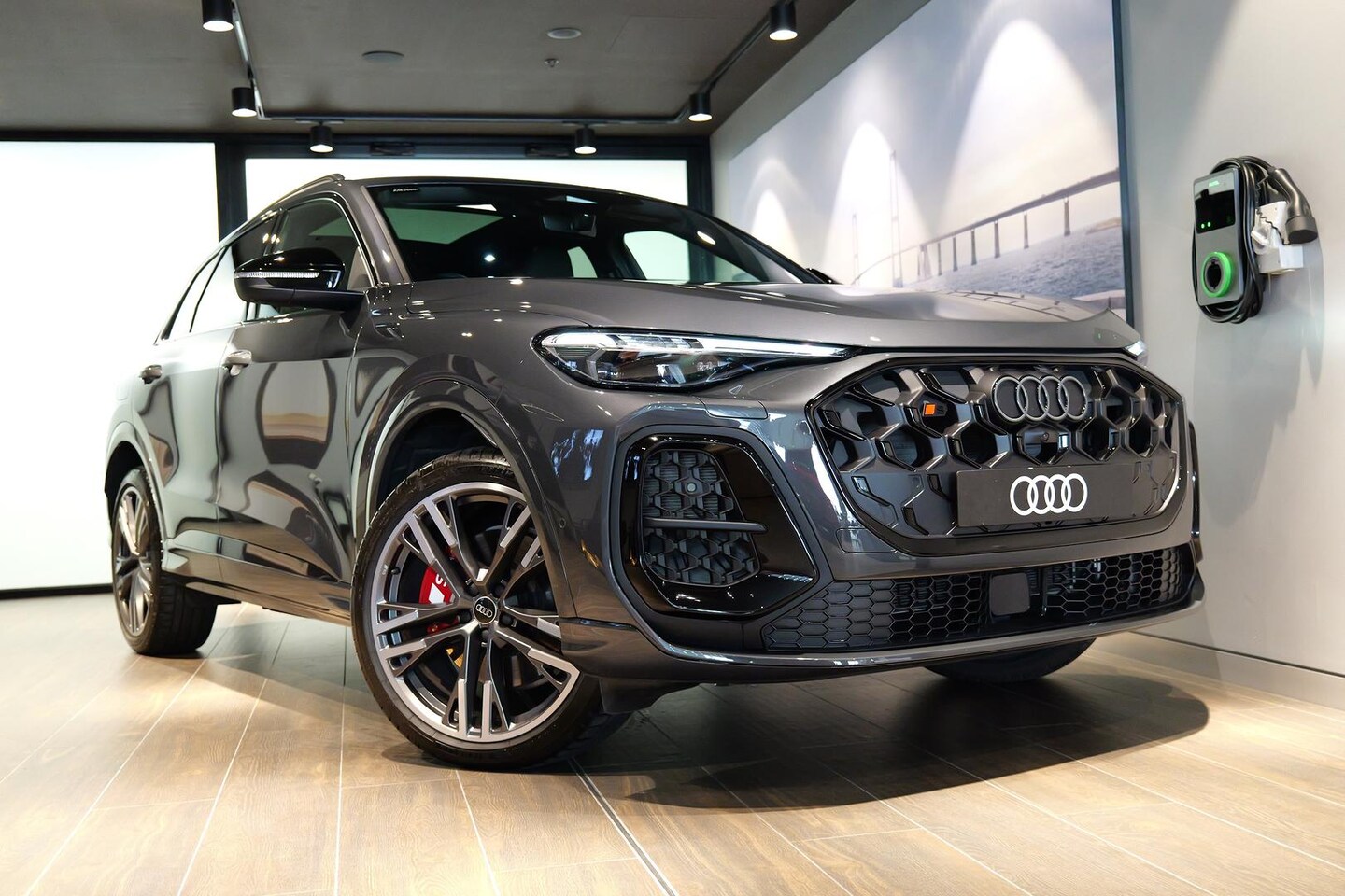 Image about Audi SQ5 SUV TFSI 270 kW edition one
