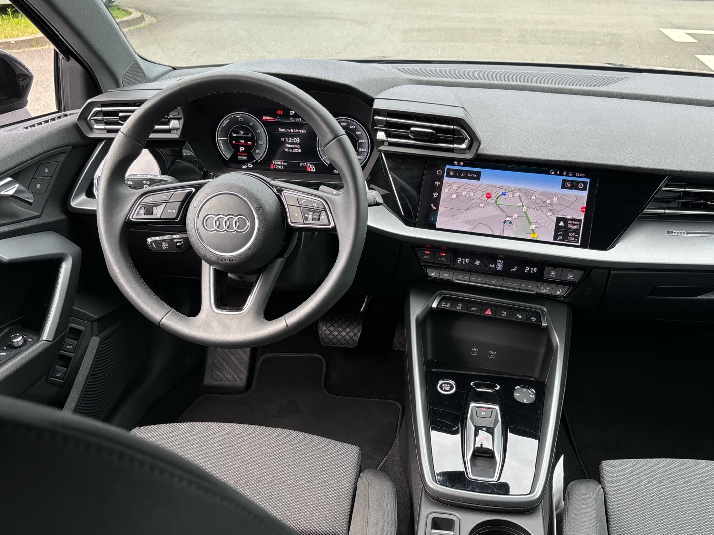 Bild über Audi A3 Sportback TFSI e TFSI e 150 kW S tronic - für weitere Informationen kontaktieren Sie den Audi Partner