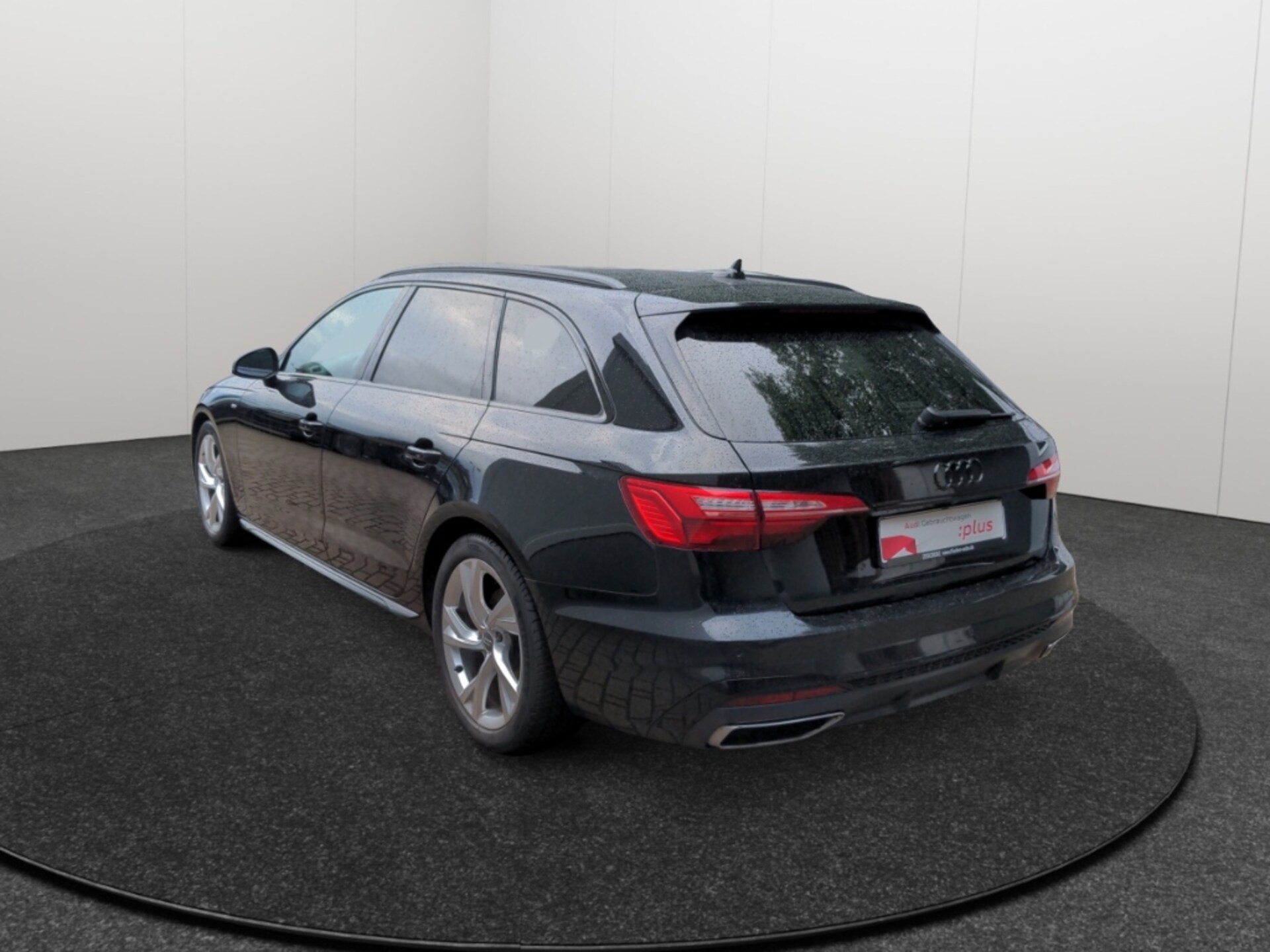 Audi A4 Avant S line