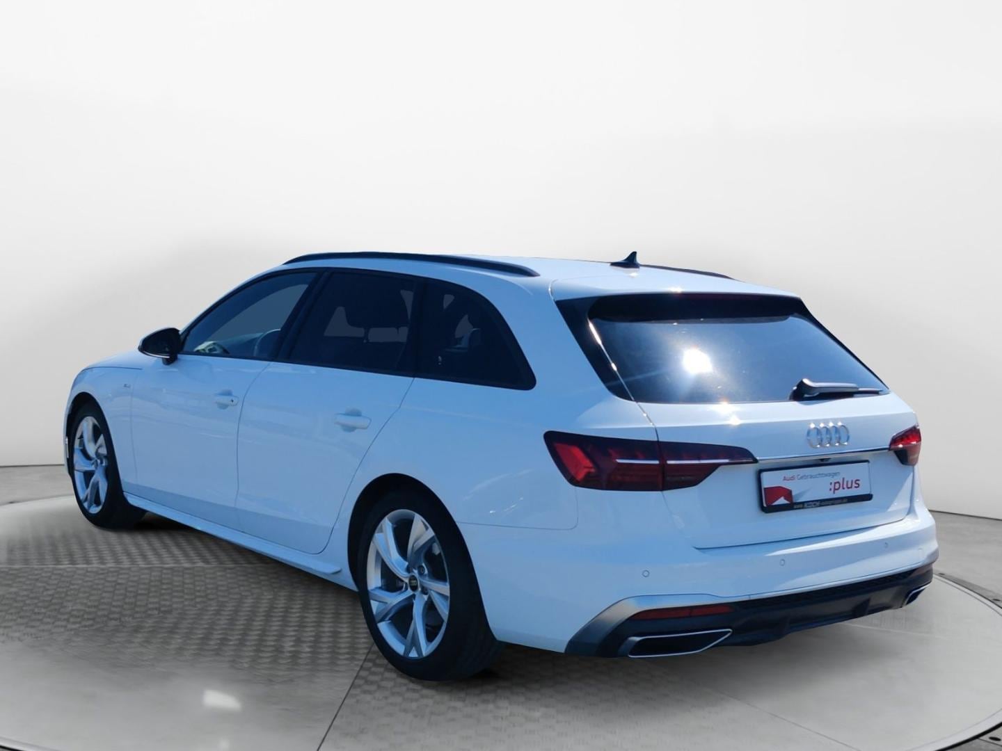 Bild über Audi A4 Avant S line 35 TFSI S tronic - für weitere Informationen kontaktieren Sie den Audi Partner