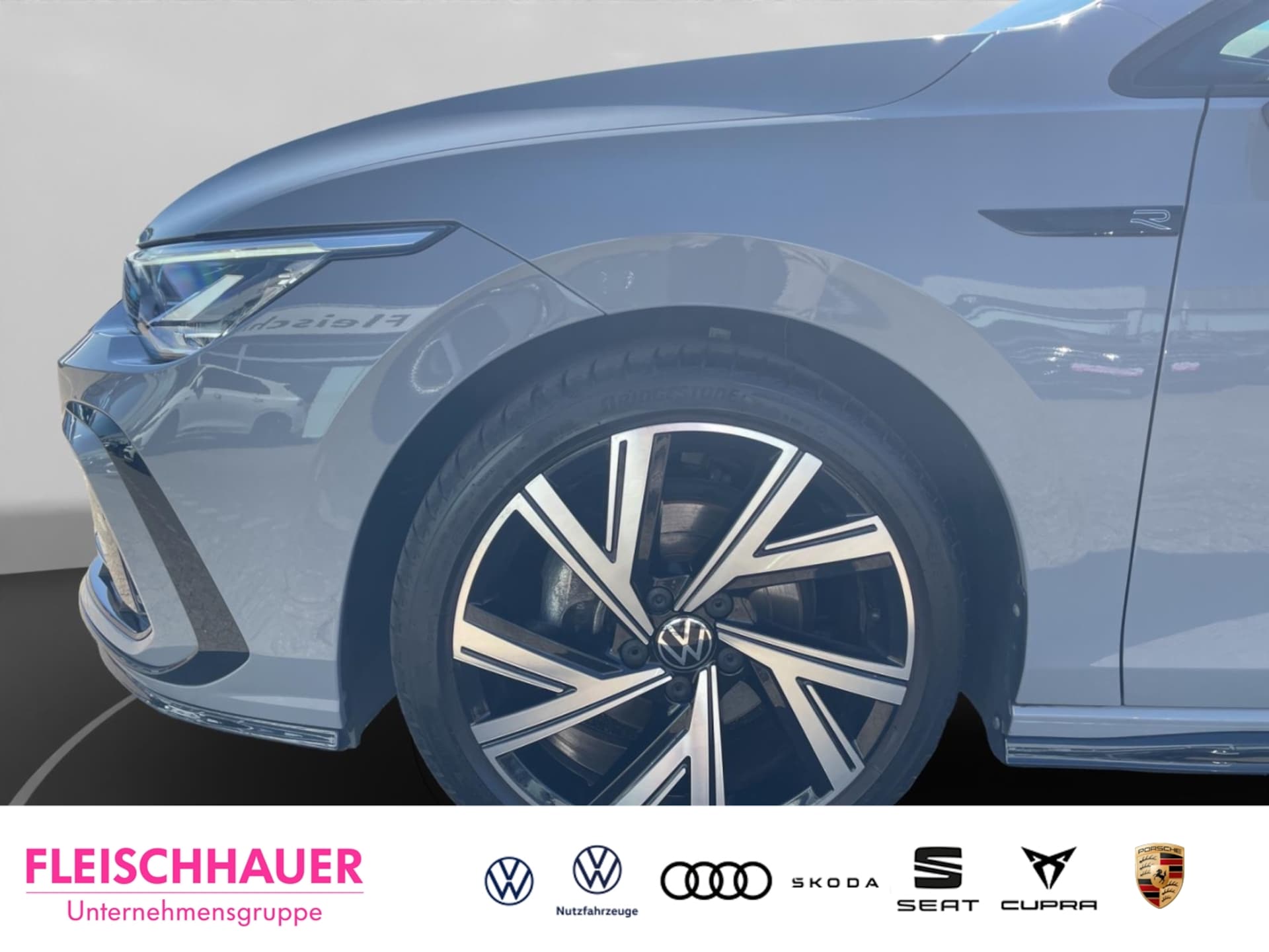 Volkswagen Golf R-Line