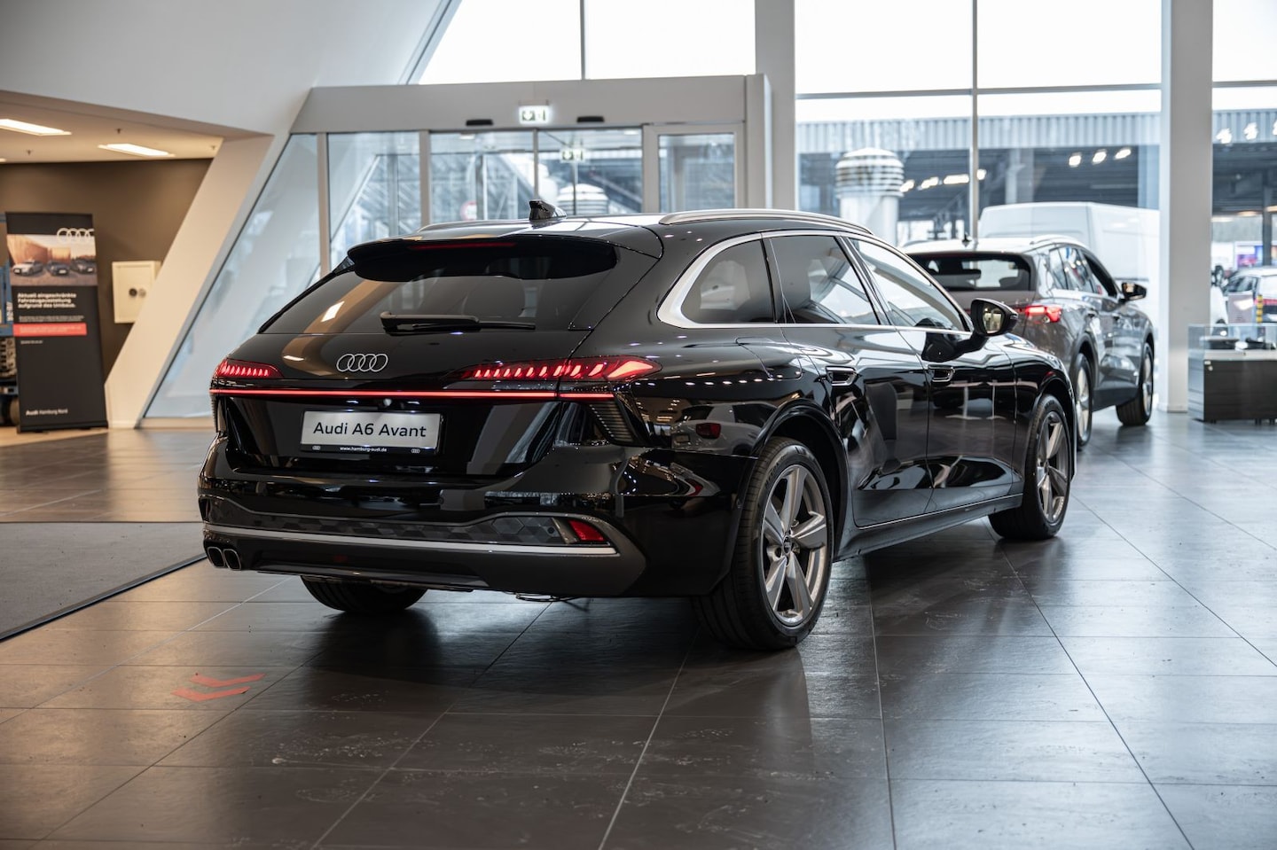 Bild über Audi A6 Avant TDI 150 kW S tronic - für weitere Informationen kontaktieren Sie den Audi Partner