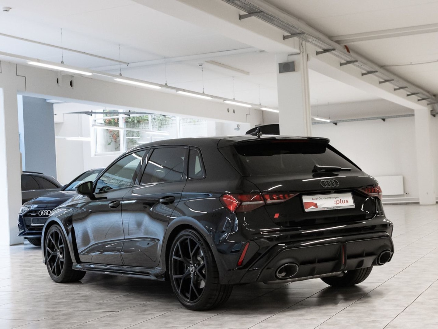 Bild über Audi RS 3 Sportback TFSI quattro 294 kW S tronic - für weitere Informationen kontaktieren Sie den Audi Partner