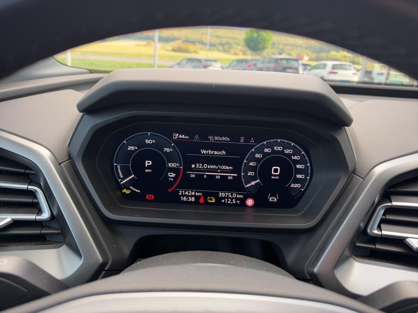 Bild über Audi Q4 Sportback e-tron 45 e-tron quattro - für weitere Informationen kontaktieren Sie den Audi Partner