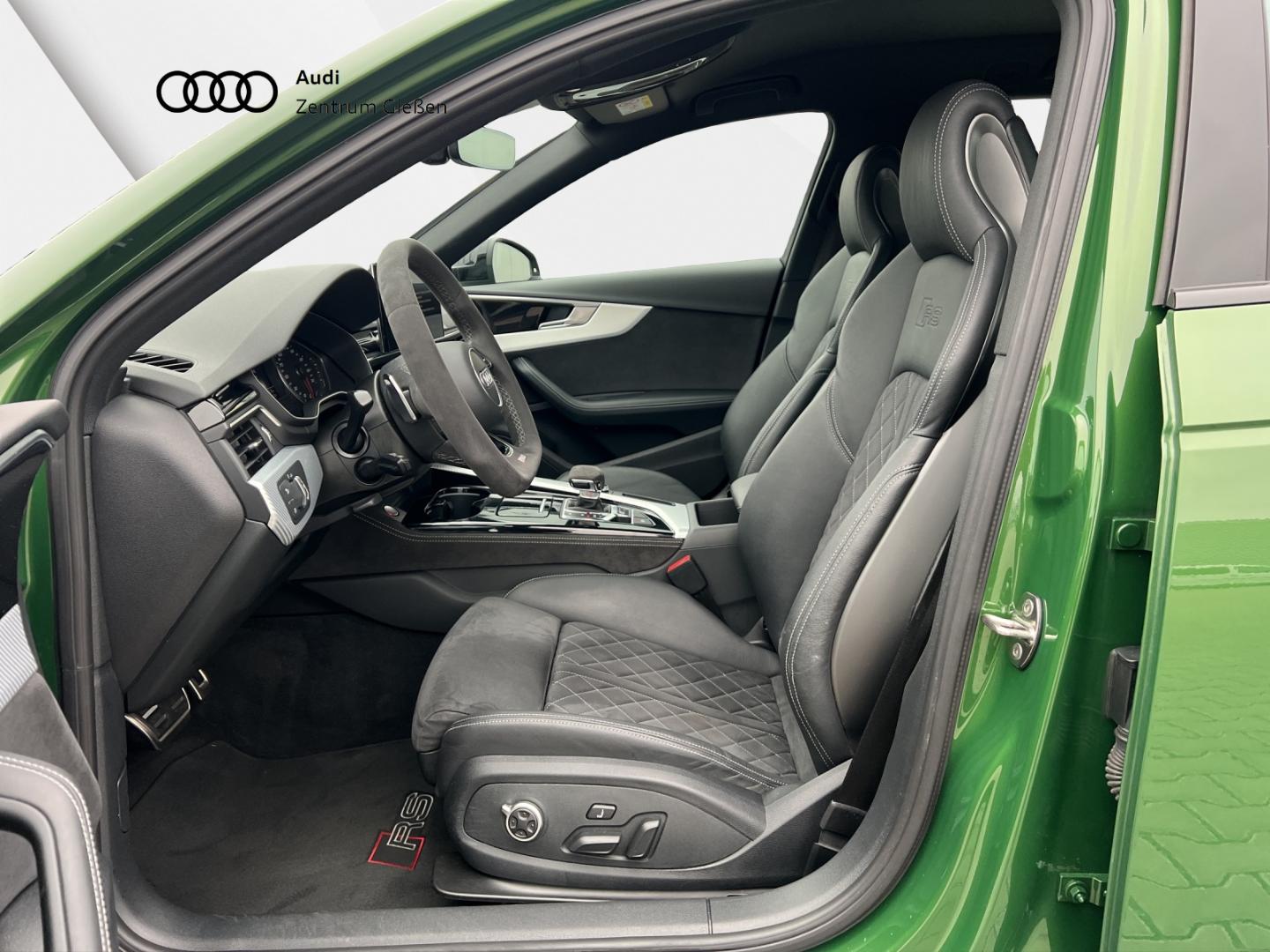 Image about Audi RS 4 Avant TFSI quattro tiptronic