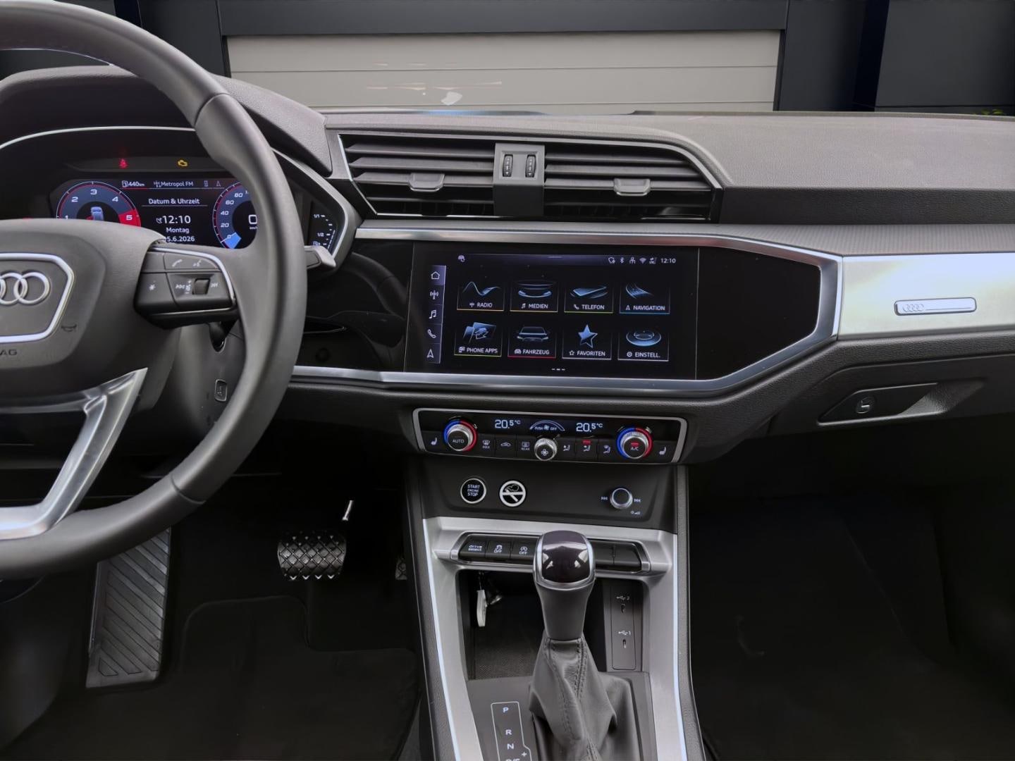 Bild über Audi Q3 S line 35 TDI S tronic - für weitere Informationen kontaktieren Sie den Audi Partner