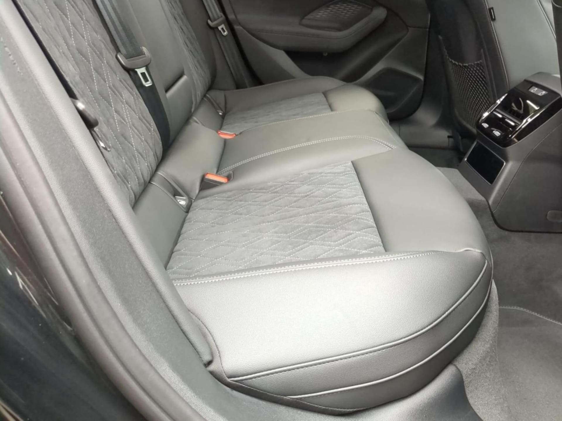 Audi A6 Avant e-hybrid
