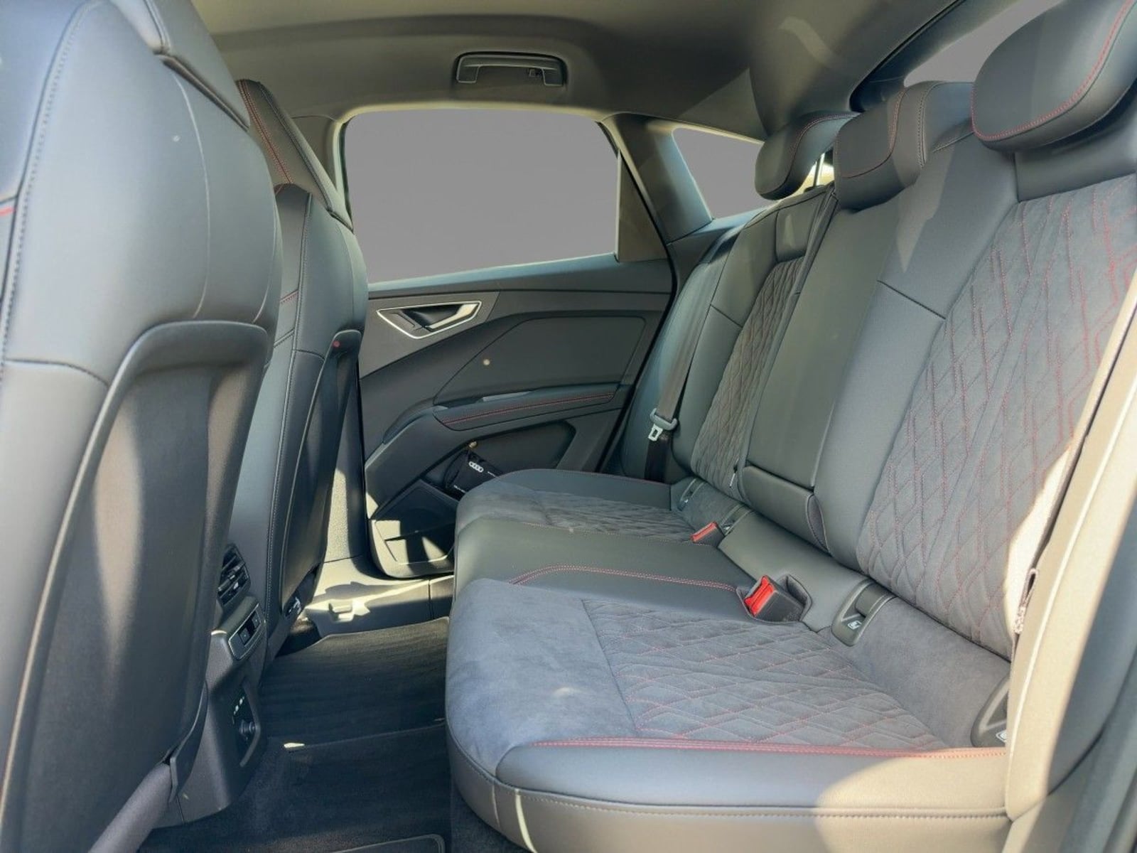Audi Q4 Sportback e-tron – Bild 10