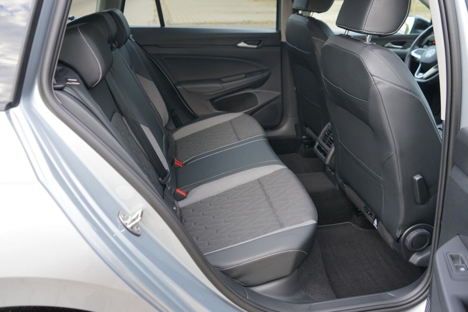 Volkswagen Golf Variant – Bild 9