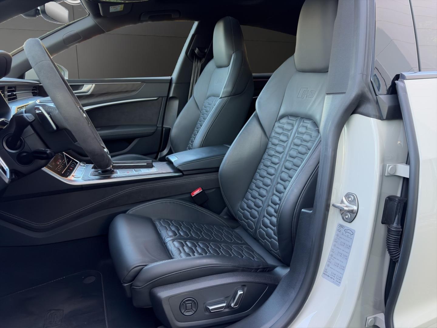 Bild über Audi RS 7 Sportback TFSI quattro tiptronic - für weitere Informationen kontaktieren Sie den Audi Partner