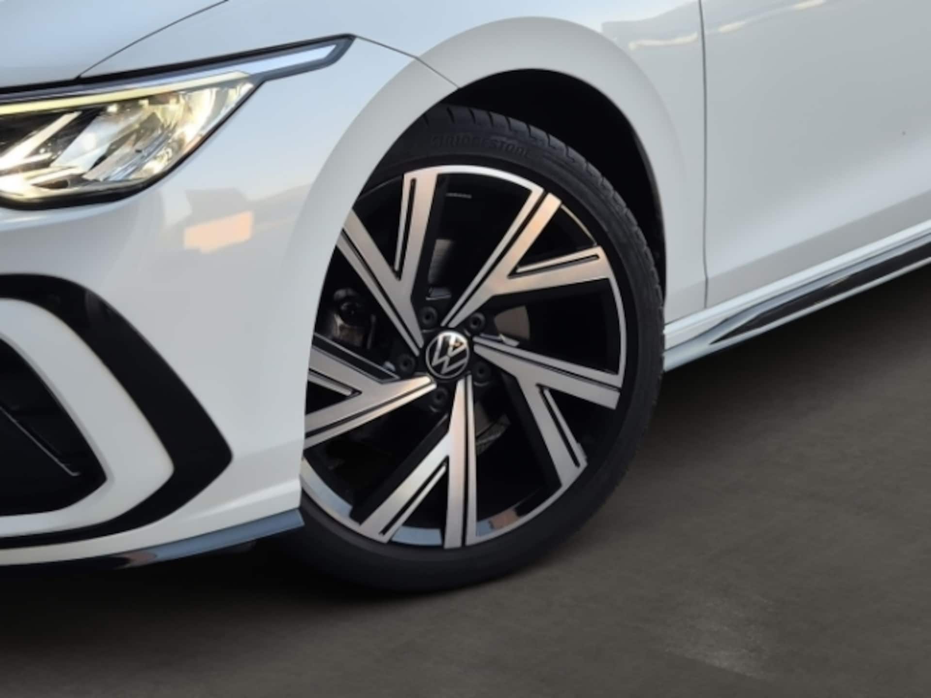 Volkswagen Golf R-Line