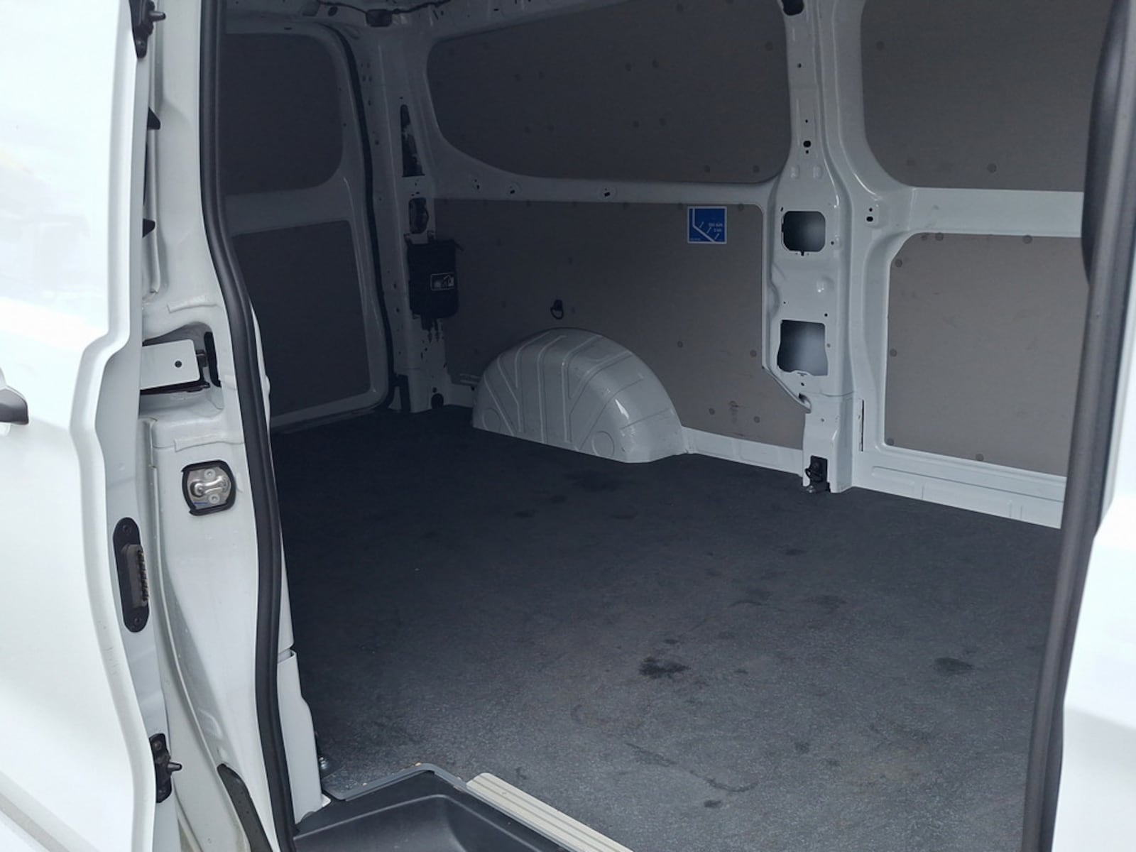 Volkswagen Transporter Kasten langer Radstand – Bild 21