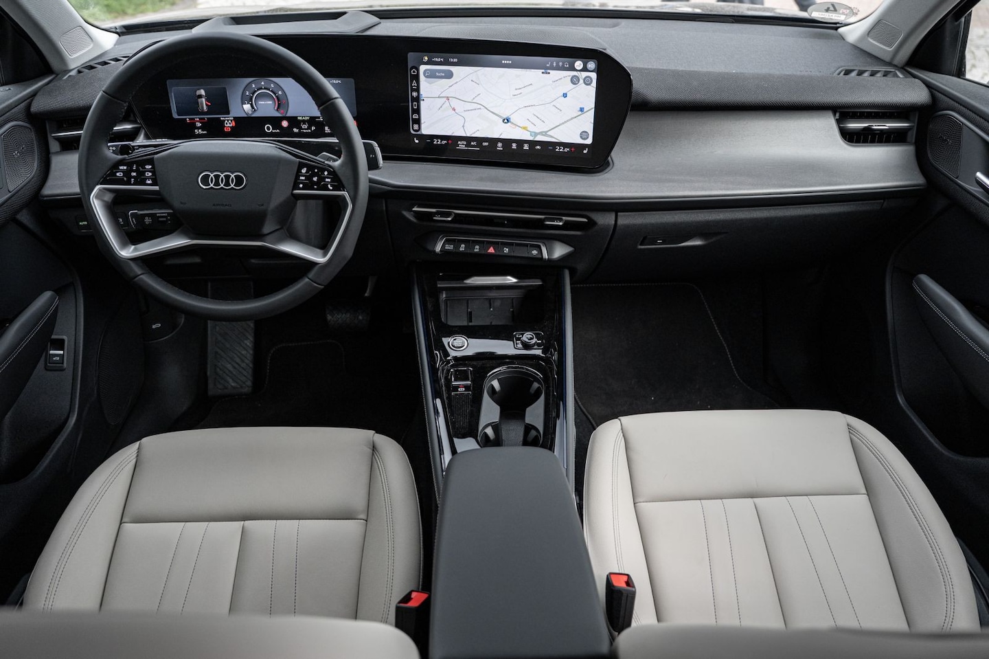 Bild über Audi Q3 SUV TFSI quattro 150 kW S tronic - für weitere Informationen kontaktieren Sie den Audi Partner