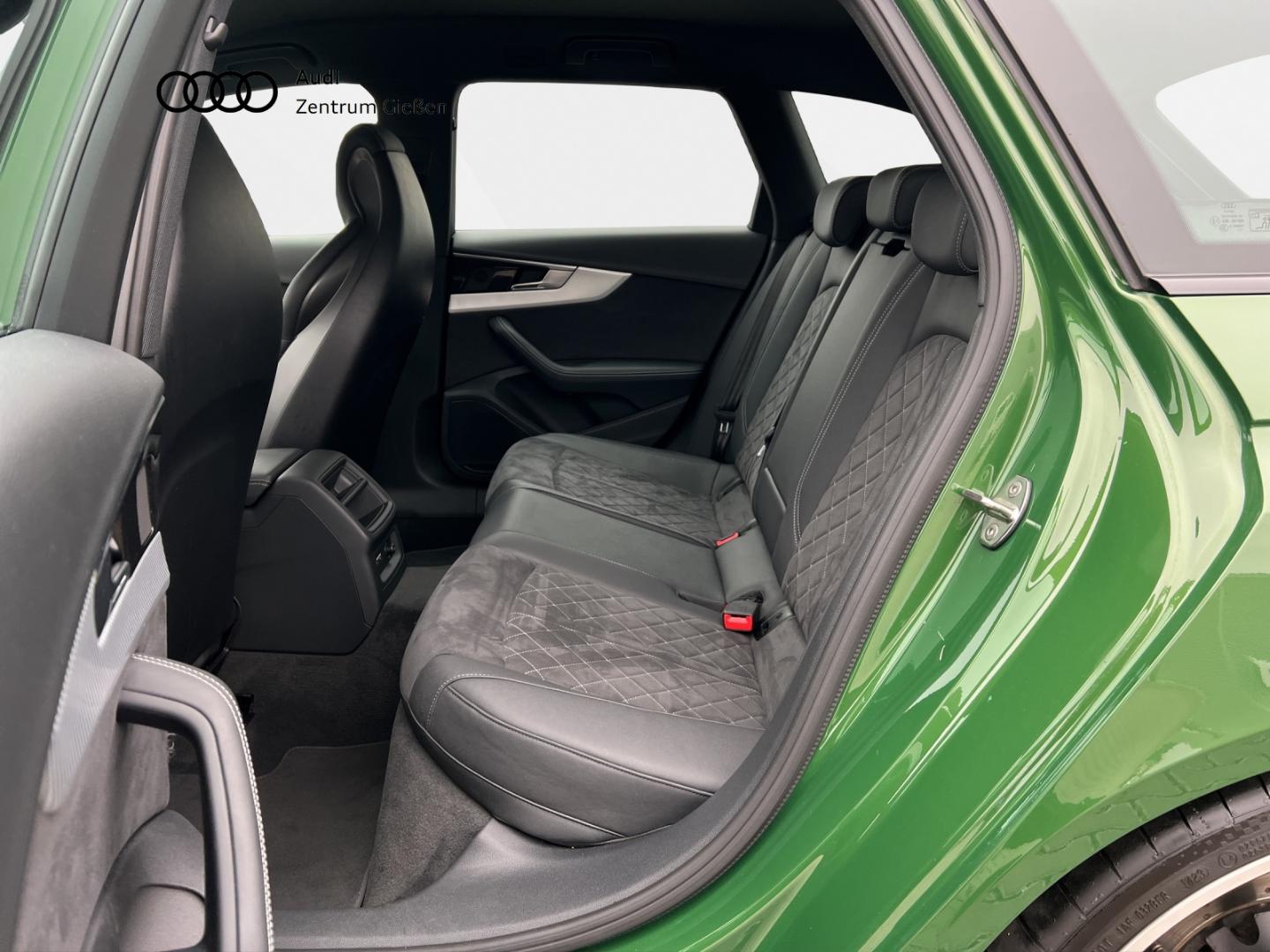 Image about Audi RS 4 Avant TFSI quattro tiptronic