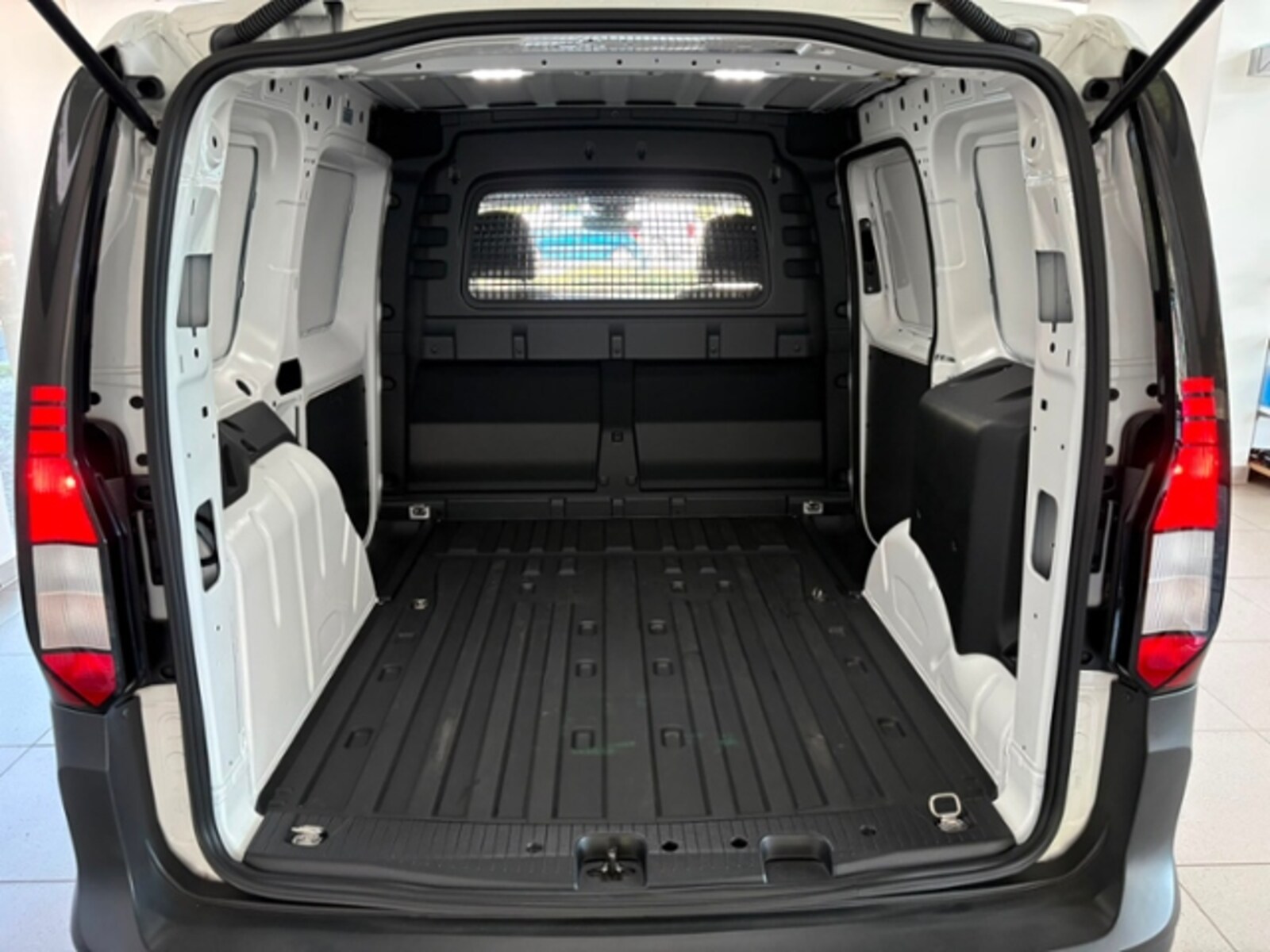 Volkswagen Caddy Cargo – Bild 11