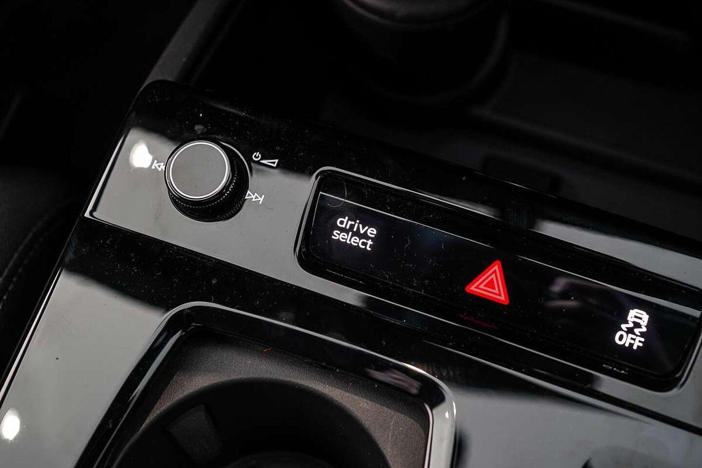 Image about Audi Q6 SUV e-tron e-tron