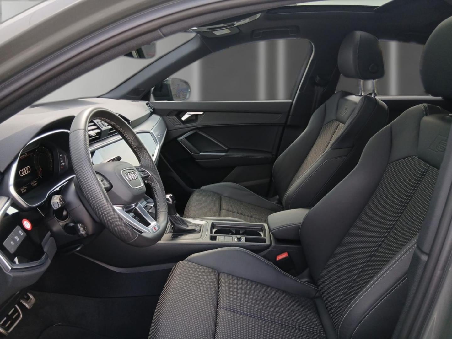 Bild über Audi Q3 Sportback S line 35 TFSI S tronic - für weitere Informationen kontaktieren Sie den Audi Partner