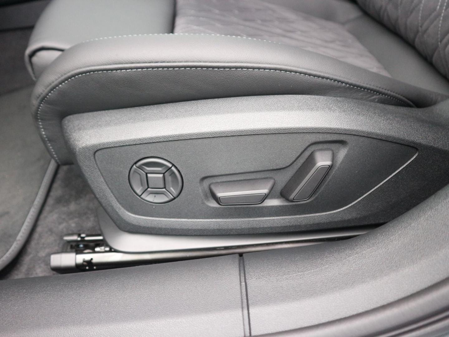 Bild über Audi A5 Avant e-hybrid e-hybrid quattro 270 kW S tronic - für weitere Informationen kontaktieren Sie den Audi Partner
