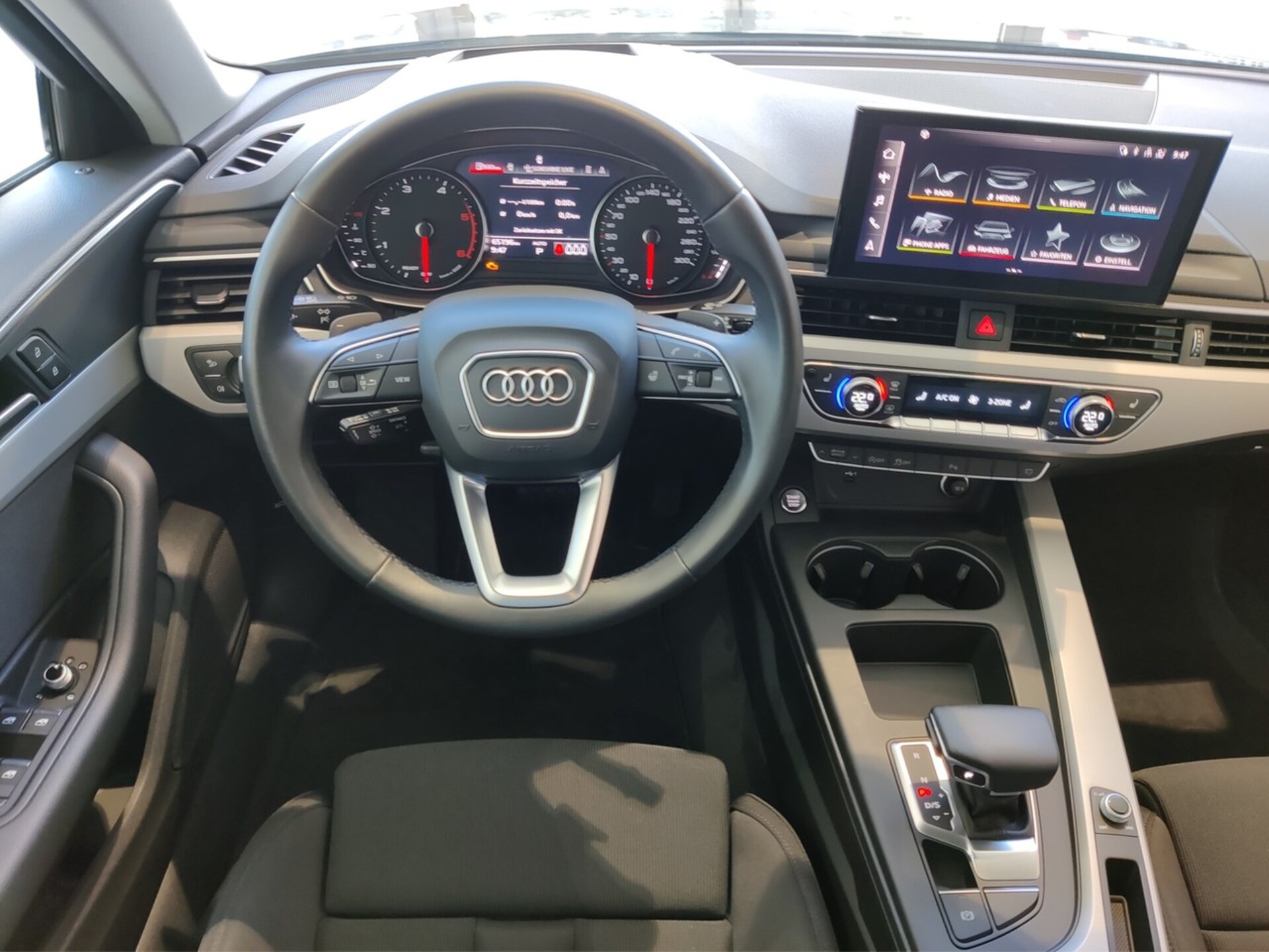Audi A4 Avant S line