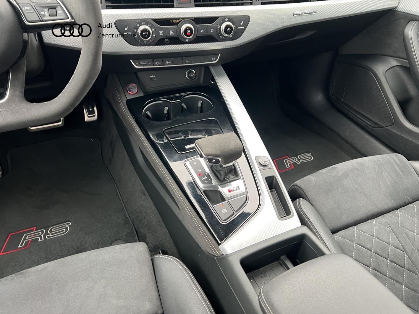 Image about Audi RS 4 Avant TFSI quattro tiptronic